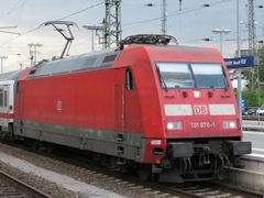 Baureihe 101 der |DBAG| mit |IC| in @emst;