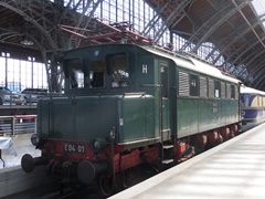 Baureihe E 04 der |DR| auf dem Museumsgleis in @ll;