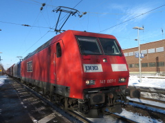 Baureihe 145 von |RBH| mit Güterzug im |Bf| @kkow;