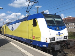 Baureihe 146 von metronom mit entsprechenden Doppelstockwagen in @hb;