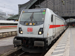 Baureihe 147 der |DBAG| in |IC|-Lackierung mit |IC2| (TWINDEXX-Wagen) in @kk;