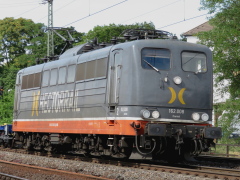 Baureihe 151 von Hectorrail mit Güterzug zwischen dem |Bf| @kkol; und @kko;