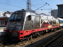 Baureihe 183 des |alex| mit Sonderlackierung '175 Jahre Deutsche Eisenbahn' in @mh;