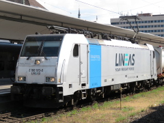 Baureihe 186 von Lineas mit Güterzug in @kko;