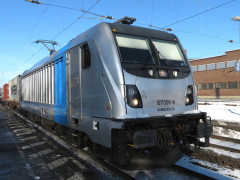 Baureihe 187 von Railpool mit Güterzug im |Bf| @kkow;