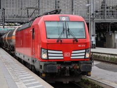 Baureihe 193 der |DBAG| mit Güterzug in @kk;