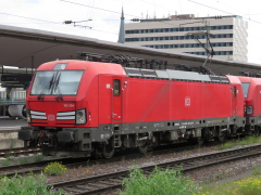 Baureihe 193 von |BLS| Cargo mit Güterzug bei der Durchfahrt in @kko;