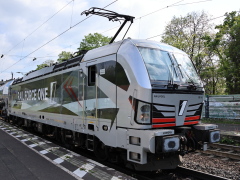 Baureihe 193 von Rail Force One mit Güterzug im |Bf| @kkow;