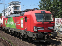 Baureihe 193 der |DBAG| mit Güterzug im |Bf| @kks;
