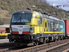 Baureihe 193 von |LWR| mit Güterzug im |Bf| @kli;