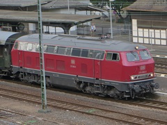 Baureihe 215 der |DB| im |Bf| @kli; während des Festes des 100-jährigen Bestehens der Kasbachtalbahn
