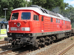 Baureihe 232 der |DBAG| mit Güterzug im |Bf| @lgz;