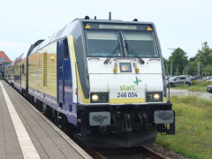 Baureihe 246 von start mit entsprechenden Doppelstockwagen im |Bf| @acv;
