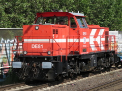 DE 1002 der |HGK| mit Güterzug im |Bf| @kks;