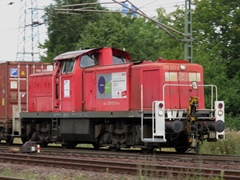 Baureihe 295 der |DBAG| mit Güterzug im |Bf| @awho;