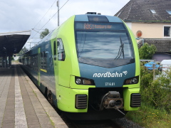 |FLIRT| 3 (Baureihe 1430) der nordbahn im |Bf| @aiz;