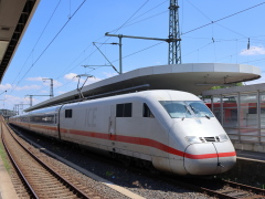 |ICE| 2 (Triebkopf voraus) im |Bf| @kkdz;