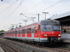 Baureihe 420 der |DBAG| (S-Bahn Köln) im |Bf| @kkdz;
