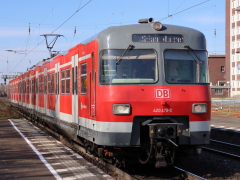 Baureihe 420 der |DBAG| (S-Bahn München) im |Bf| @kkow;