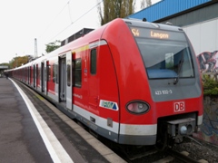 Baureihe 423 der |DBAG| (S-Bahn Rhein-Main) im |Bf| @fes;