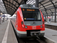 Baureihe 430 der |DBAG| (S-Bahn Rhein-Main) mit der Sonderlackierung '#grünerfahren' im |Bf| @fw;