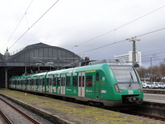 Baureihe 430 der |DBAG| (S-Bahn Rhein-Main) mit der Sonderlackierung 'Deutschlandticket' im |Bf| @fw;