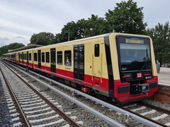 Baureihe 483 der |DBAG| (S-Bahn Berlin) im |Bf| @bgas;