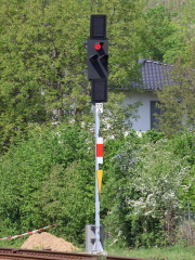 |Esig| A des |Bf| @kah; aus Richtung @kneb;, Sonderbauform des |ESTW| von |S&B|