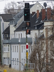 |Esig| B des |Bf| @kka; (Richtungsvoranzeiger: F → Ferngleise/Frankfurt (Main))