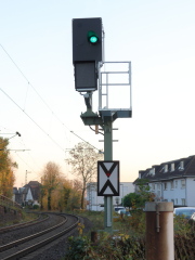 |Evsig| des |Bf| @krhd; aus Richtung @kkow; (Besonderheit: gemeinsame Optik für beide Signalbegriffe)