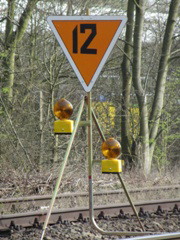 Langsamfahrscheibe im |Bf| @ksiz;, wegen einer Baustelle