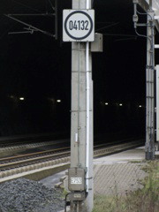 LZB-Blockkennzeichen auf der Schnellfahrstrecke Köln-Rhein/Main am Südportal des Ammerichtunnels