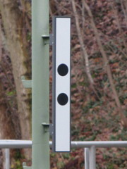 Mastschild an Sperrsignal im ex-DR-Gebiet