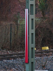 Mastschild Rotpfeil an |Asig|